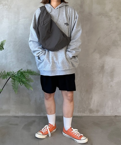 kutir（クティール）の「kutirlune／ラウンドショルダーバッグ（ショルダーバッグ・レディース・ホワイト/ブラック/ライトイエロー/ブルー系その他/ライトベージュ/チャコールグレー/カーキ・FREE）」の18枚目の写真