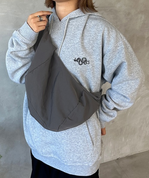 kutir（クティール）の「kutirlune／ラウンドショルダーバッグ（ショルダーバッグ・レディース・ホワイト/ブラック/ライトイエロー/ブルー系その他/ライトベージュ/チャコールグレー/カーキ・FREE）」の17枚目の写真