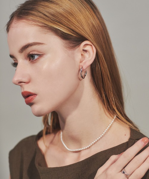 ciite' surgical stainless(シーテサージカルステンレス)の「【 金属アレルギー対応 】 ツイストフープピアス サージカルステンレス 316L(ピアス(両耳用)・レディース・ゴールド/シルバー・FREE)」の6枚目の写真