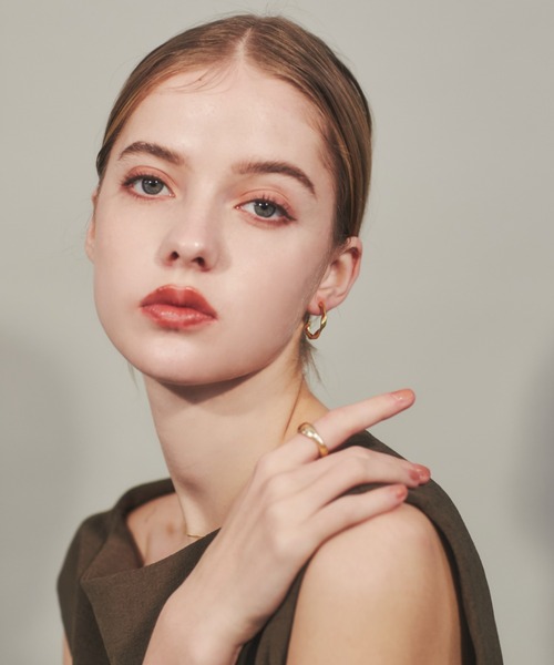 ciite' surgical stainless(シーテサージカルステンレス)の「【 金属アレルギー対応 】 ツイストフープピアス サージカルステンレス 316L(ピアス(両耳用)・レディース・ゴールド/シルバー・FREE)」の9枚目の写真