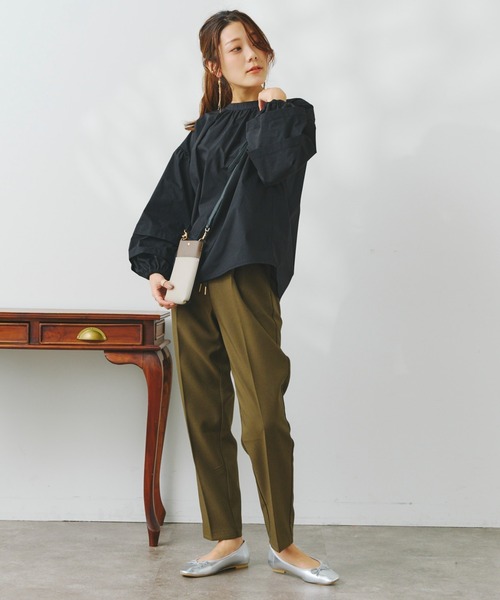 Chez toi（シェトワ）の「バイカラースマホショルダー（トートバッグ・レディース・マスタード/ベージュ/ブラック・FREE）」の17枚目の写真