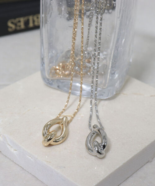 fredy emue(フレディエミュ)の「ドロップラインアジャストペンダント(ネックレス・レディース・シルバー/ゴールド・FREE)」の1枚目の写真