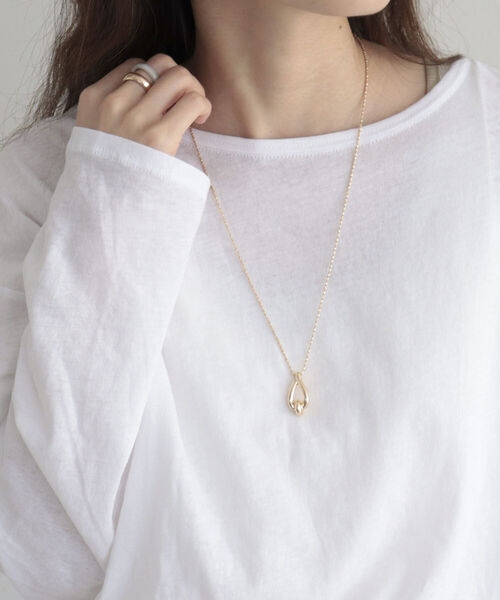 fredy emue(フレディエミュ)の「ドロップラインアジャストペンダント(ネックレス・レディース・シルバー/ゴールド・FREE)」の2枚目の写真