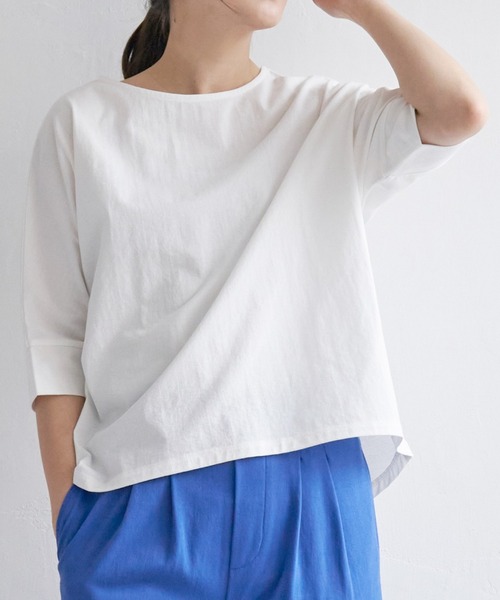 ikka（イッカ）の「梨地ジョーゼットプルオーバー（Tシャツ/カットソー・レディース・ベージュ/ブルー/ブラック/レッド/オリーブ/オフホワイト・M/L/S）」の2枚目の写真