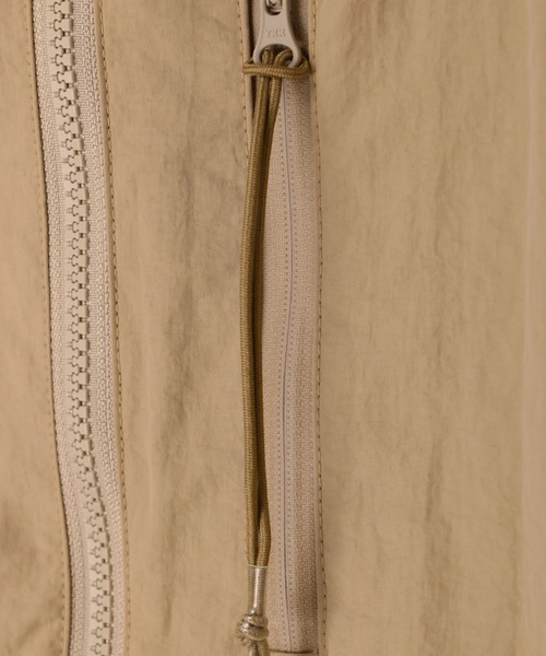 ALEXIA STAM（アリシアスタン）の「Wellness Full Zip Cropped Windbreaker / クロップドウィンドブレーカー（ナイロンジャケット・レディース・ホワイト/ベージュ/ブラック・FREE）」の18枚目の写真