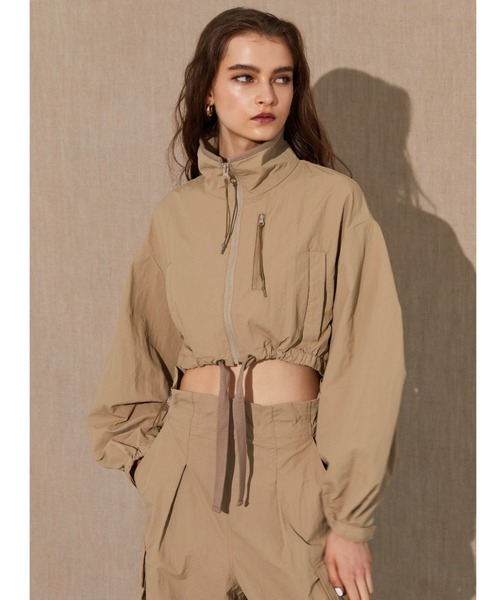 ALEXIA STAM（アリシアスタン）の「Wellness Full Zip Cropped Windbreaker / クロップドウィンドブレーカー（ナイロンジャケット・レディース・ホワイト/ベージュ/ブラック・FREE）」の15枚目の写真