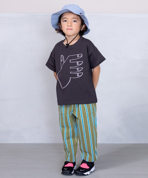 BIG FIELD(ビッグフィールド)の「フロッキーTシャツ/Hand(80~150cm)(Tシャツ/カットソー・キッズ・オフホワイト/ブラック・80/90/100/110/120/130/140/150)」の4枚目の写真