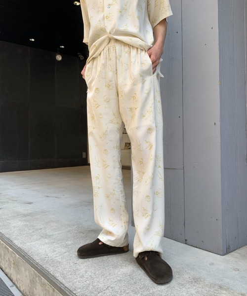 URU（ウル）の「URU/ウル/EASY PANTS（その他パンツ・メンズ・ネイビー/ベージュ・3/2）」の2枚目の写真