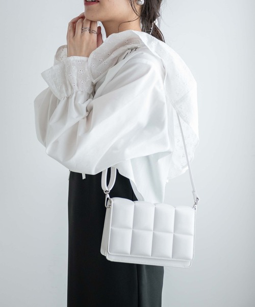 WEGO（ウィゴー）の「WEGO/PUパデッドミニショルダー（ショルダーバッグ・レディース・ホワイト/シルバー/ブラック・FREE）」の4枚目の写真