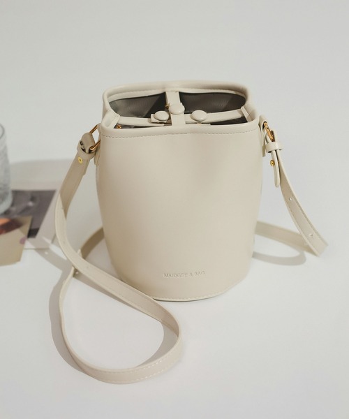 LA VORAGINE（ラ ヴォラジネ）の「2wayバケツ型ショルダーバッグ