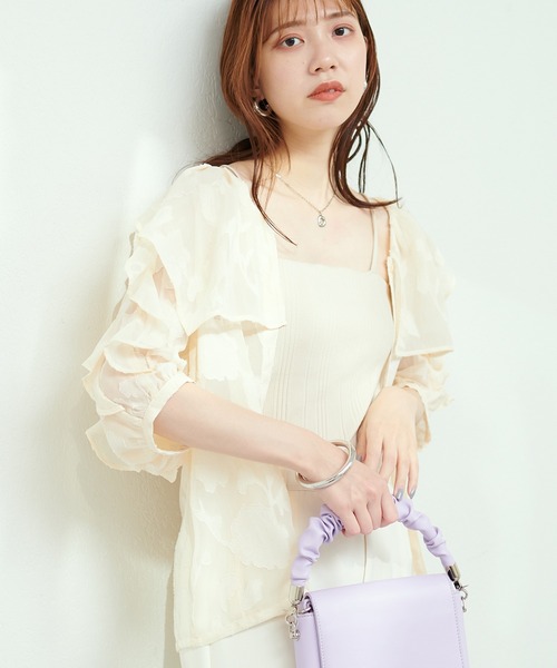 natural couture(ナチュラルクチュール)の「WEB限定 / オパールフラワーシアーブラウス(シャツ/ブラウス・レディース・ネイビー/アイボリー/サックスブルー・FREE)」の7枚目の写真