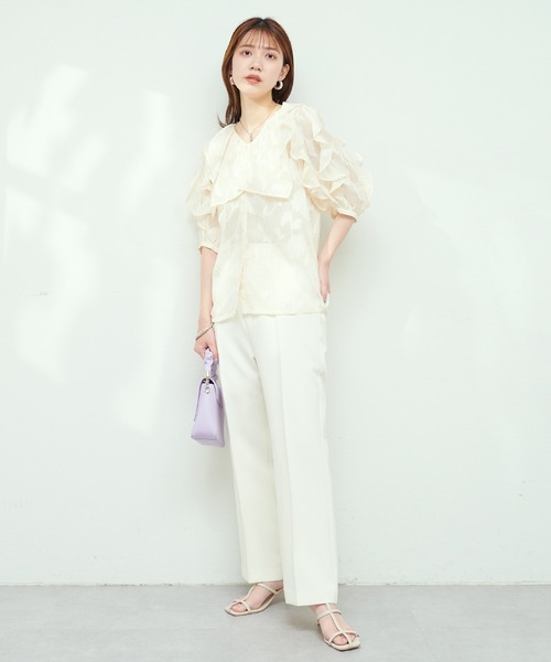 natural couture(ナチュラルクチュール)の「WEB限定 / オパールフラワーシアーブラウス(シャツ/ブラウス・レディース・ネイビー/アイボリー/サックスブルー・FREE)」の12枚目の写真