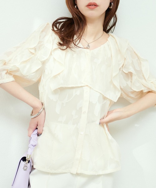 natural couture(ナチュラルクチュール)の「WEB限定 / オパールフラワーシアーブラウス(シャツ/ブラウス・レディース・ネイビー/アイボリー/サックスブルー・FREE)」の9枚目の写真