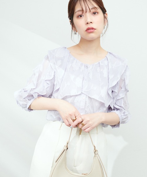 natural couture(ナチュラルクチュール)の「WEB限定 / オパールフラワーシアーブラウス(シャツ/ブラウス・レディース・ネイビー/アイボリー/サックスブルー・FREE)」の21枚目の写真
