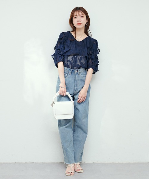 natural couture(ナチュラルクチュール)の「WEB限定 / オパールフラワーシアーブラウス(シャツ/ブラウス・レディース・ネイビー/アイボリー/サックスブルー・FREE)」の17枚目の写真