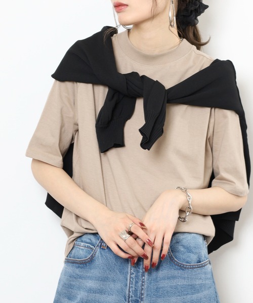 atONE（アットワン）の「atONE プチハイネック半袖Tシャツ（Tシャツ/カットソー・レディース・モカ/ブラック/オフホワイト/グレイッシュベージュ・L/LL/3L/4L/M）」の4枚目の写真