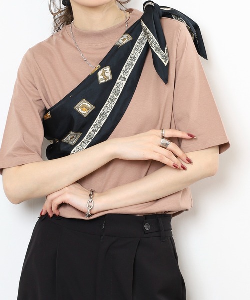 atONE（アットワン）の「atONE プチハイネック半袖Tシャツ（Tシャツ/カットソー・レディース・モカ/ブラック/オフホワイト/グレイッシュベージュ・L/LL/3L/4L/M）」の3枚目の写真