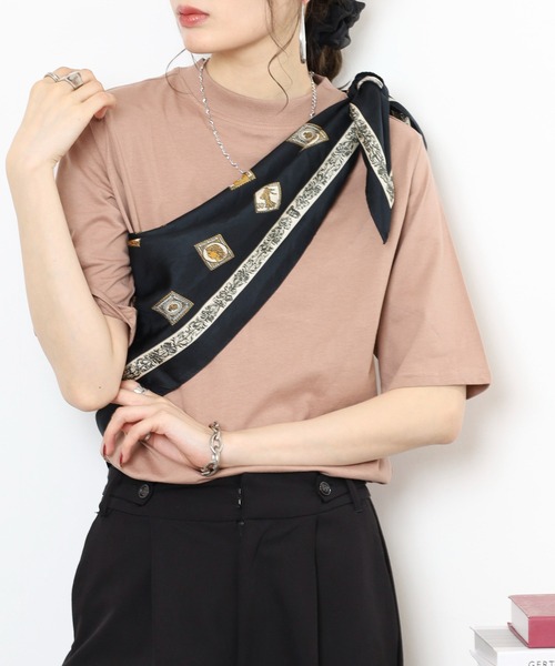 atONE（アットワン）の「atONE プチハイネック半袖Tシャツ（Tシャツ/カットソー・レディース・モカ/ブラック/オフホワイト/グレイッシュベージュ・L/LL/3L/4L/M）」の13枚目の写真