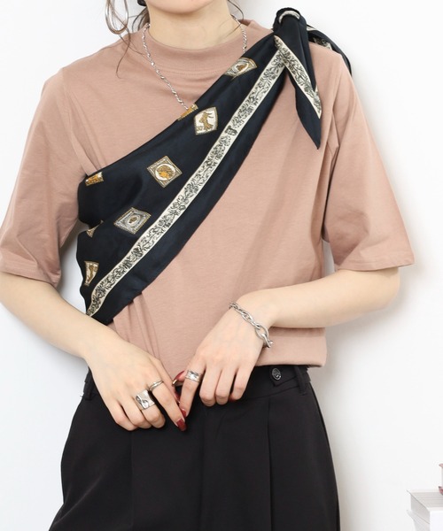 atONE（アットワン）の「atONE プチハイネック半袖Tシャツ（Tシャツ/カットソー・レディース・モカ/ブラック/オフホワイト/グレイッシュベージュ・L/LL/3L/4L/M）」の15枚目の写真