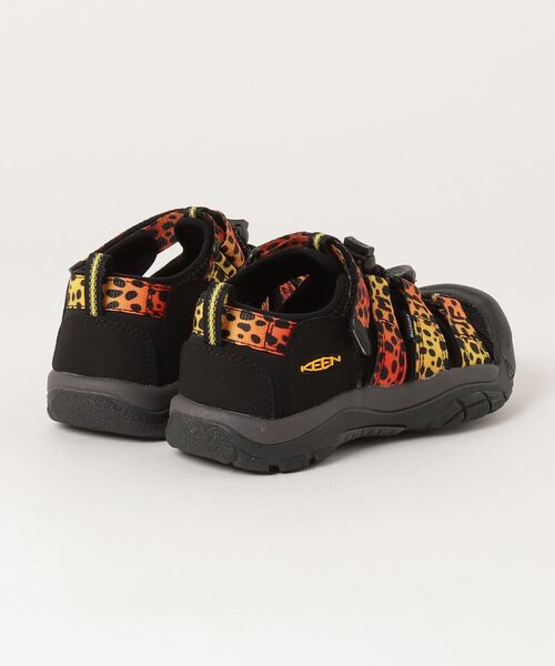 KEEN（キーン）の「KEEN/キーン キッズ アウトドアシューズ NEWPORT H2 1026857（スニーカー・キッズ・イエロー×ブラック・20.0cm/21.0cm/22.0cm/22.5cm/23.5cm）」の2枚目の写真
