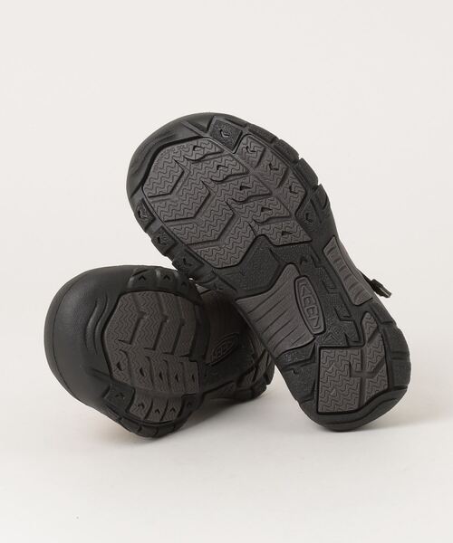 KEEN（キーン）の「KEEN/キーン キッズ アウトドアシューズ NEWPORT H2 1026857（スニーカー・キッズ・イエロー×ブラック・20.0cm/21.0cm/22.0cm/22.5cm/23.5cm）」の3枚目の写真