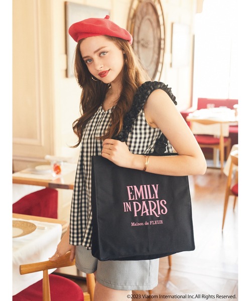 EMILY IN PARIS ピンク トートバッグ Maison de FLEUR（メゾンドフルール）の「EMILY IN PARIS/フリル