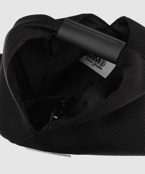 MM6 Maison Margiela(エムエムシックス メゾン マルジェラ)の「HANDBAG(ハンドバッグ・レディース・ブラック・UNI)」の4枚目の写真