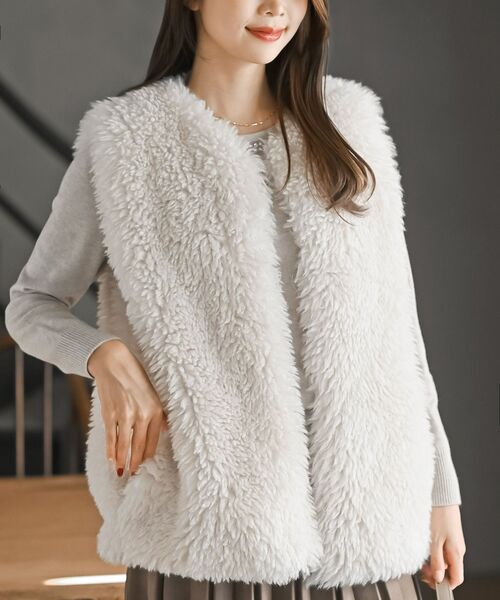 rps（アールピーエス）の「くるくるシープフェイクファーベスト（ベスト・レディース・モカ/ベージュ/アイボリー/グレー・フリー）」の21枚目の写真