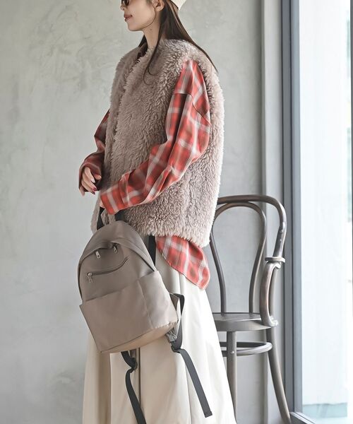 rps（アールピーエス）の「くるくるシープフェイクファーベスト（ベスト・レディース・モカ/ベージュ/アイボリー/グレー・フリー）」の7枚目の写真