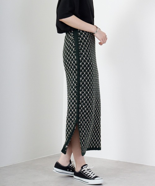 hunch（ハンチ）の「hunch AC ３G 配色JQ編み　ジャガードスカート（スカート・レディース・グリーン系/ブルー系/ブラック系・FREE）」の10枚目の写真