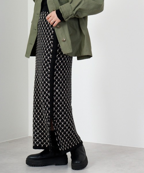 hunch（ハンチ）の「hunch AC ３G 配色JQ編み　ジャガードスカート（スカート・レディース・グリーン系/ブルー系/ブラック系・FREE）」の4枚目の写真