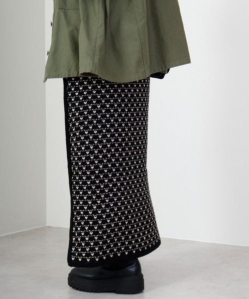 hunch（ハンチ）の「hunch AC ３G 配色JQ編み　ジャガードスカート（スカート・レディース・グリーン系/ブルー系/ブラック系・FREE）」の6枚目の写真