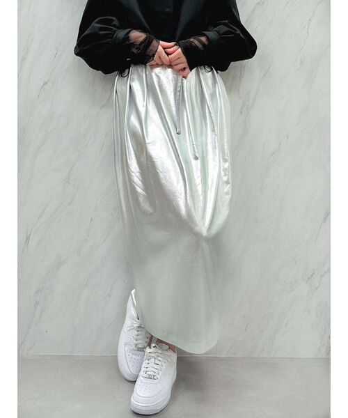dazzlin(ダズリン)の「メタリックコクーンスカート(スカート・レディース・ブラック/ブラウン/シルバー・SMALL/MEDIUM)」の1枚目の写真