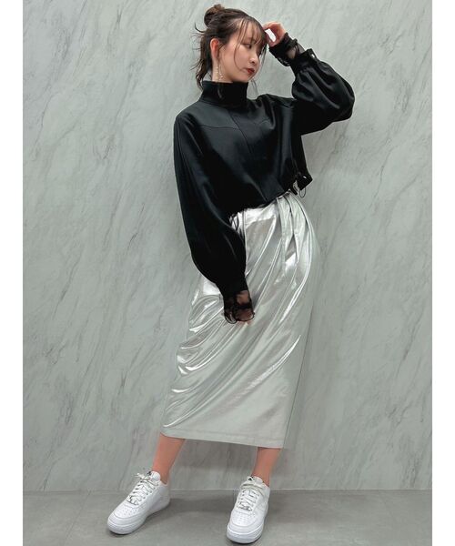 dazzlin(ダズリン)の「メタリックコクーンスカート(スカート・レディース・ブラック/ブラウン/シルバー・SMALL/MEDIUM)」の6枚目の写真