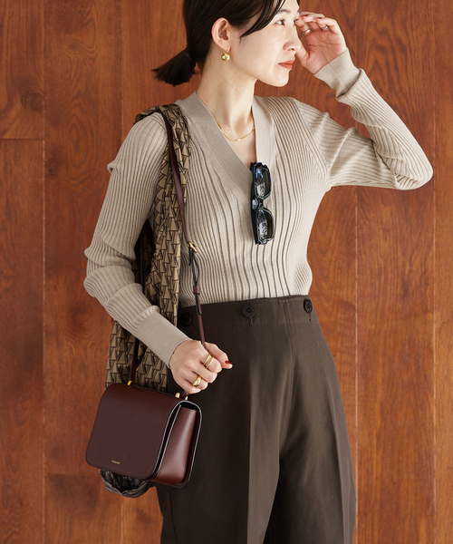 VERMEIL par iena（ヴェルメイユパーイエナ）の「《追加》SLOWOOL Vネック プルオーバー（ニット/セーター・レディース・ベージュ/ネイビー/レッド/グレー・FREE）」の5枚目の写真