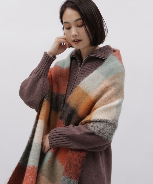 LAKOLE（ラコレ）の「ブークレーチェックマフラー / 963021（マフラー・レディース・ライトグリーン/ブルー/オフホワイト・FREE）」の3枚目の写真