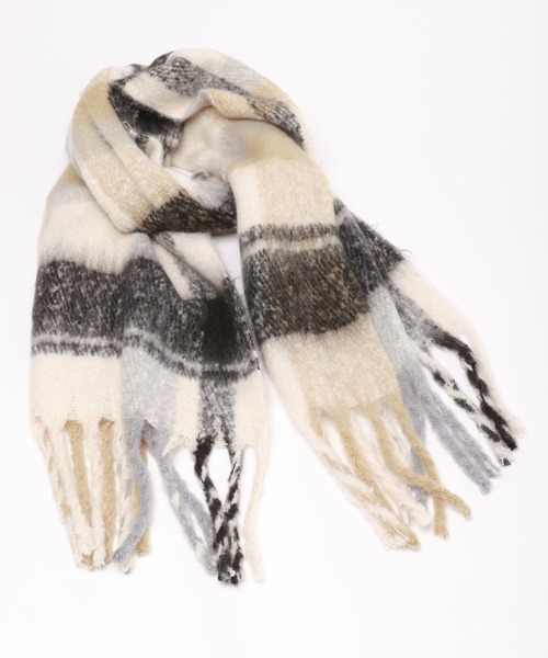 LAKOLE（ラコレ）の「ブークレーチェックマフラー / 963021（マフラー・レディース・ライトグリーン/ブルー/オフホワイト・FREE）」の7枚目の写真