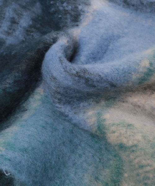 LAKOLE（ラコレ）の「ブークレーチェックマフラー / 963021（マフラー・レディース・ライトグリーン/ブルー/オフホワイト・FREE）」の11枚目の写真