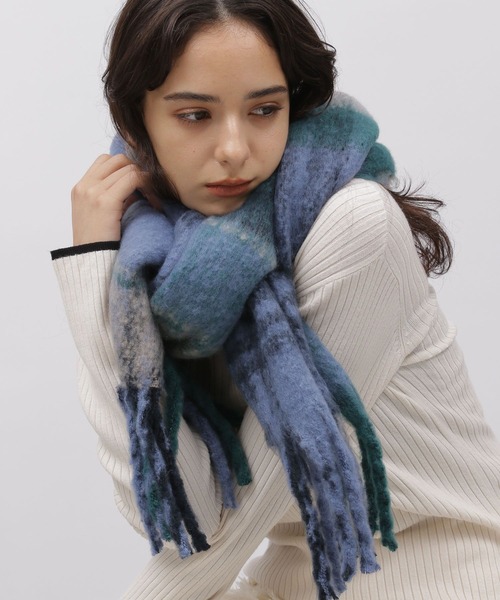 LAKOLE（ラコレ）の「ブークレーチェックマフラー / 963021（マフラー・レディース・ライトグリーン/ブルー/オフホワイト・FREE）」の17枚目の写真