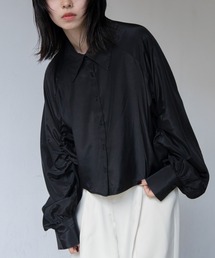 シャーリングシャイニーシャツ