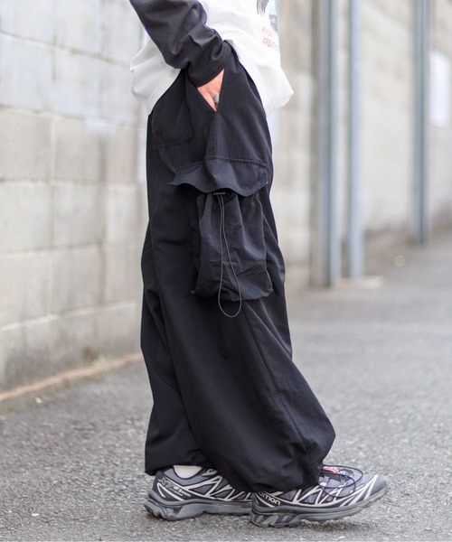 SPINNS(スピンズ)の「【4色展開!2サイズ展開!ユニセックスで着用】ナイロンカーゴパンツ コード(カーゴパンツ・メンズ・オリーブ/オフホワイト/グレー/ブラック・L/M)」の13枚目の写真