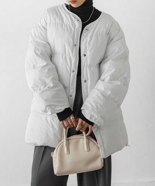 Chillfar（チルファー）の「中綿ノーカラーオーバージャケット（ダウンジャケット/コート・レディース・アイボリー/ブラック・FREE）」の7枚目の写真