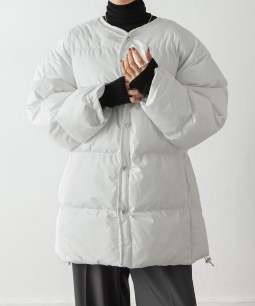 Chillfar（チルファー）の「中綿ノーカラーオーバージャケット（ダウンジャケット/コート・レディース・アイボリー/ブラック・FREE）」の4枚目の写真
