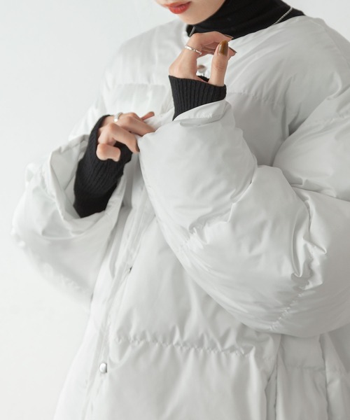 Chillfar（チルファー）の「中綿ノーカラーオーバージャケット（ダウンジャケット/コート・レディース・アイボリー/ブラック・FREE）」の22枚目の写真