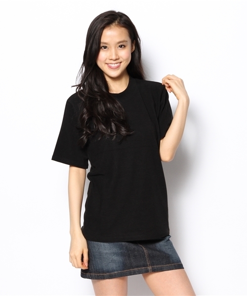 WHO'S WHO gallery（フーズフーギャラリー）の「【GIGGER】ドルマンTEE NYC（Tシャツ/カットソー・メンズ・オフホワイト/ブラック/グレー/レッド・FREE/MEDIUM/LARGE）」の3枚目の写真