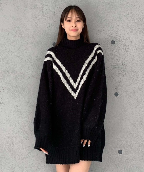 ENVYM(アンビー)の「ラインタートルオーバーニット(ニット/セーター・レディース・ブラック/ホワイト・FREE)」の7枚目の写真