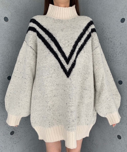 ENVYM(アンビー)の「ラインタートルオーバーニット(ニット/セーター・レディース・ブラック/ホワイト・FREE)」の14枚目の写真