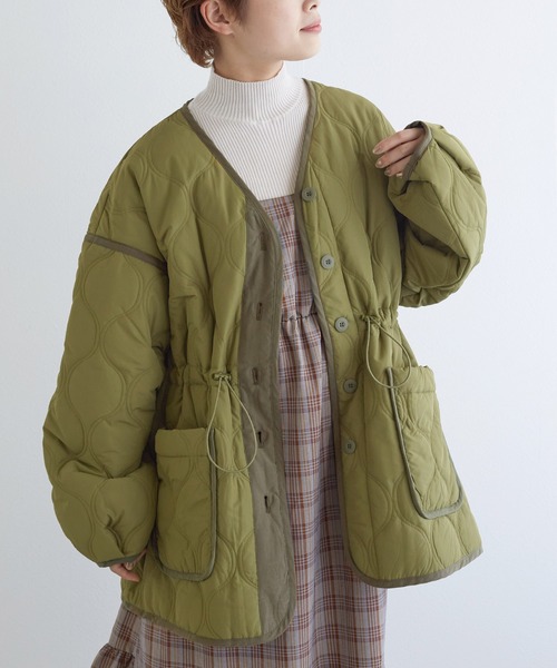 w closet（ダブルクローゼット）の「ひょうたんキルティングジャケット（テーラードジャケット・レディース・キナリ/カーキ/ブラック・FREE）」の3枚目の写真