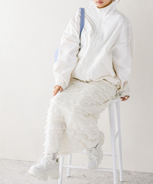 OLIVE des OLIVE(オリーブデオリーブ)の「配色トラックジャケット 1041070040(マウンテンパーカー・レディース・ベージュ/サックスブルー/ブラック/オフホワイト・FREE)」の5枚目の写真