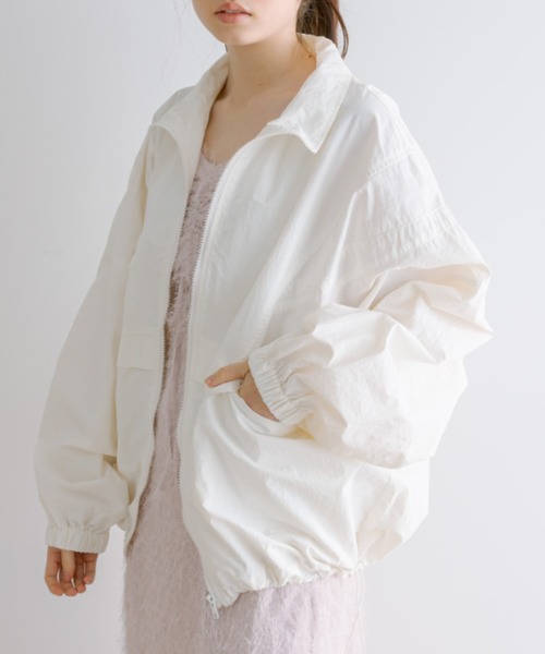 OLIVE des OLIVE(オリーブデオリーブ)の「配色トラックジャケット 1041070040(マウンテンパーカー・レディース・ベージュ/サックスブルー/ブラック/オフホワイト・FREE)」の15枚目の写真